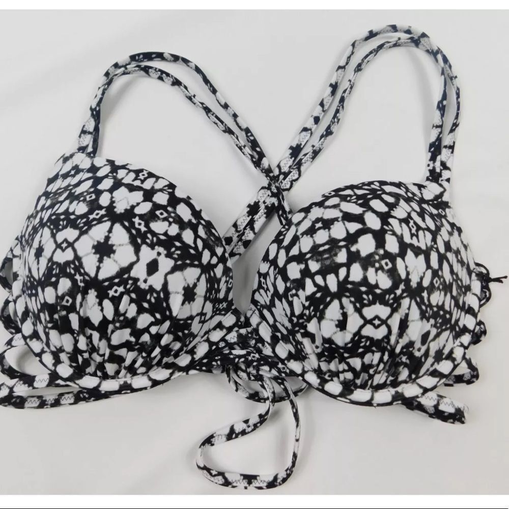 Shade & Shore Black and White Patterned Bikini Top